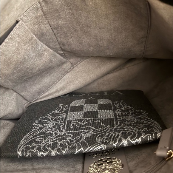 NEW Vince Camuto Black and Cream Leather Shoulder Bag - Picture 7 of 10